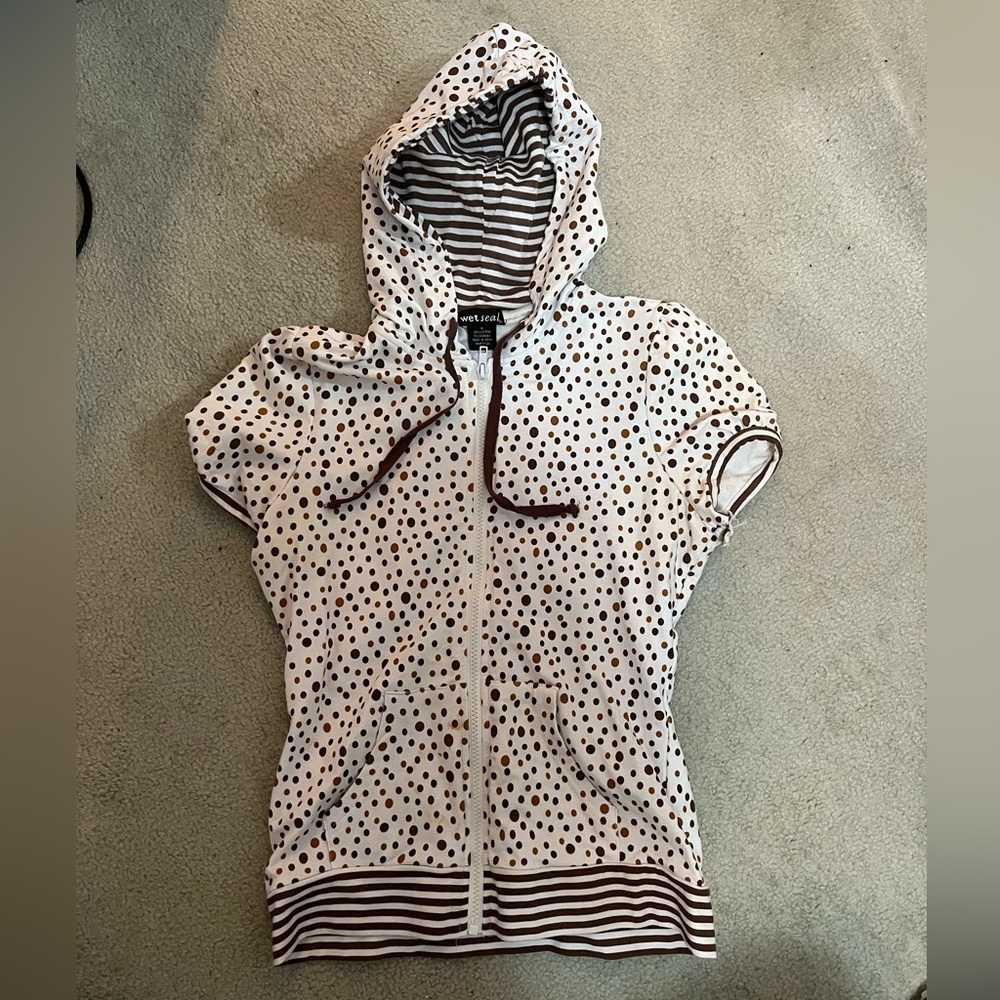 Wet Seal short sleeve sip up hooded shirt - Size M